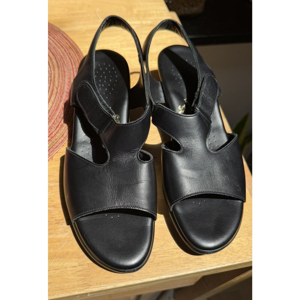 SAS Women’s Caress Sandals Sz 8.5M Black 100% Leather Wedge Heel Tripad Comfort